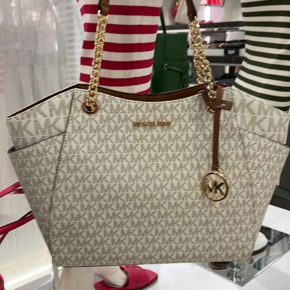 MICHAEL KORS LG CHAIN SHOULDER TOTE VANILLA NWT - Picture 14 of 16